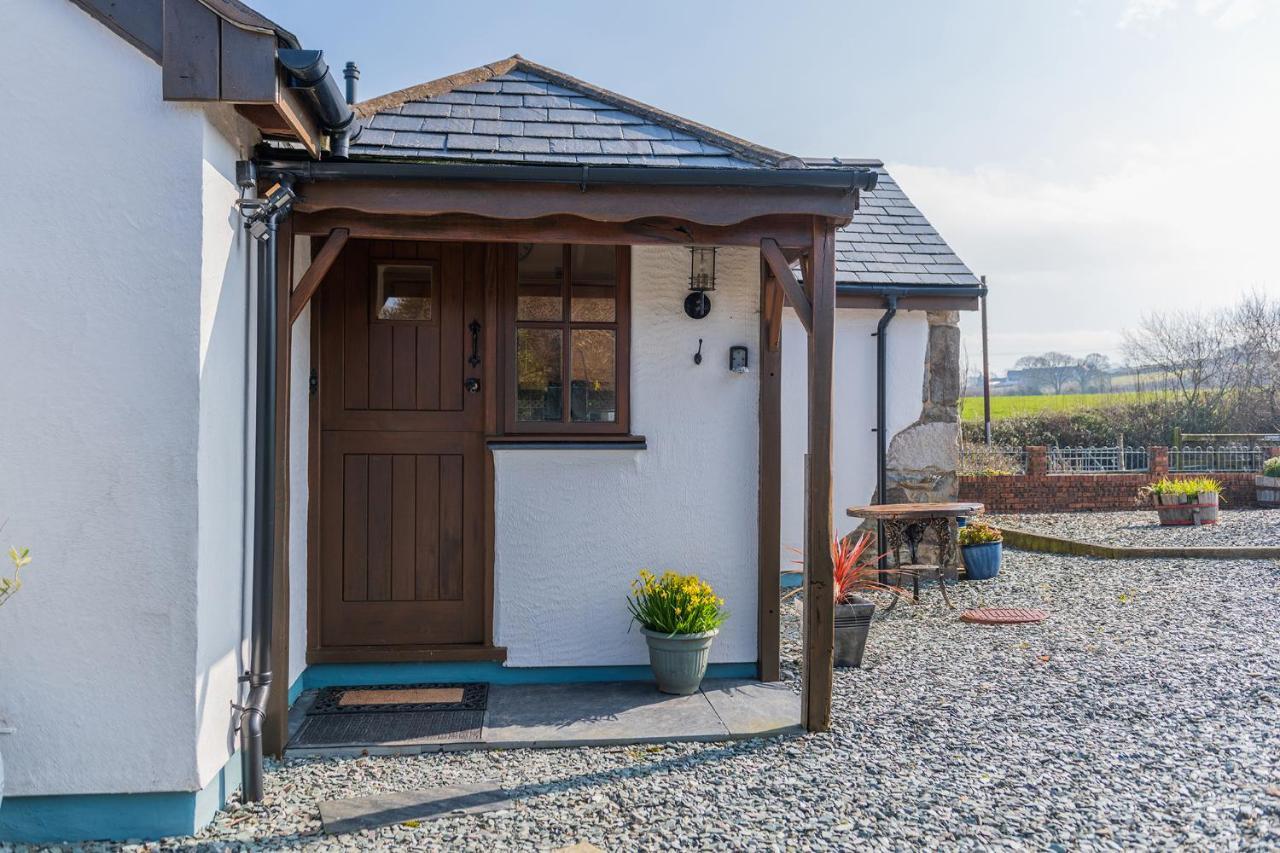 Beautiful Countryside Cottage On The North Wales Coast Abergele Kültér fotó